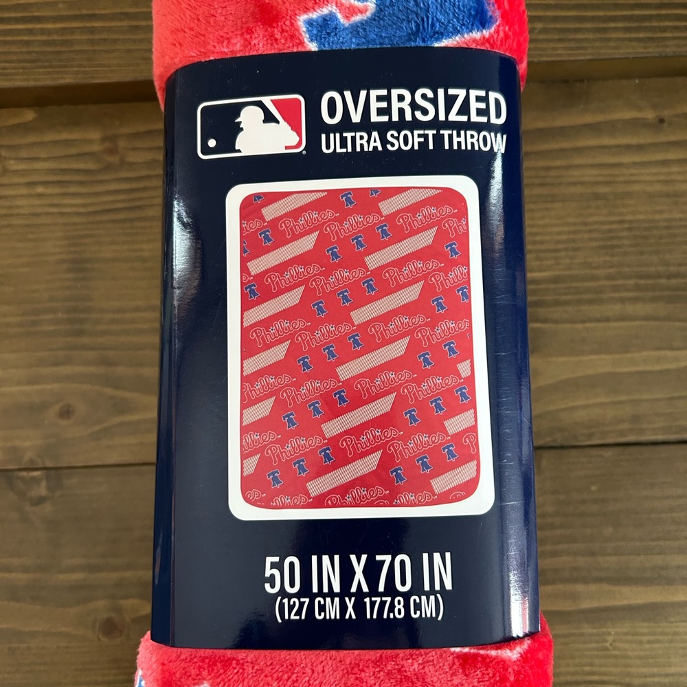 MLB Red and Blue Ultra Soft Throw Blanket